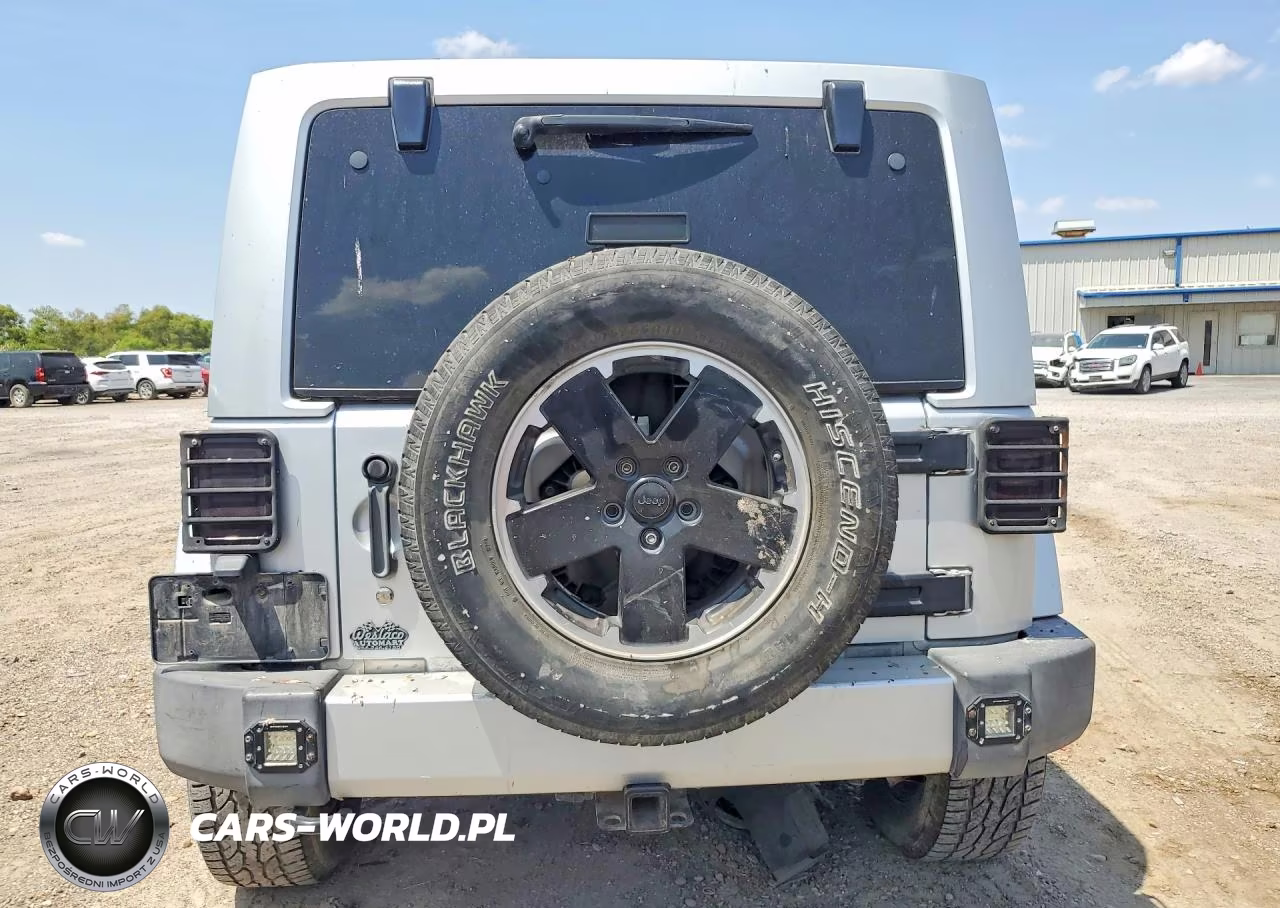2012 Jeep Wrangler Unlimited Sahara VIN:1C4HJWEGXCL258411 - 6
