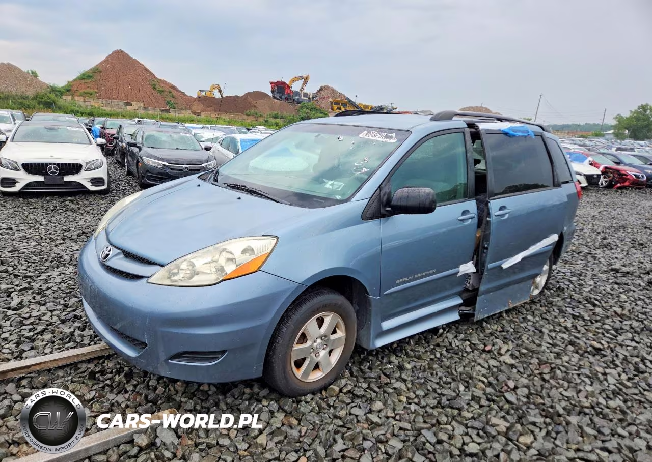 2006 Toyota Sienna Le 8 Passenger