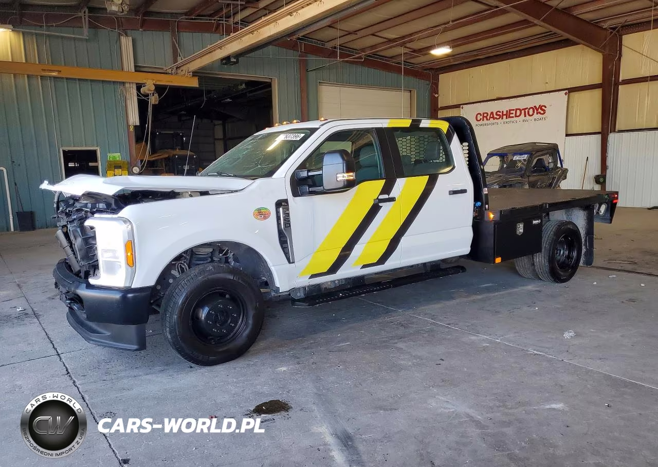 2025 Ford F350 Super Duty Flatbed Truck – zdjęcie 1 z 12