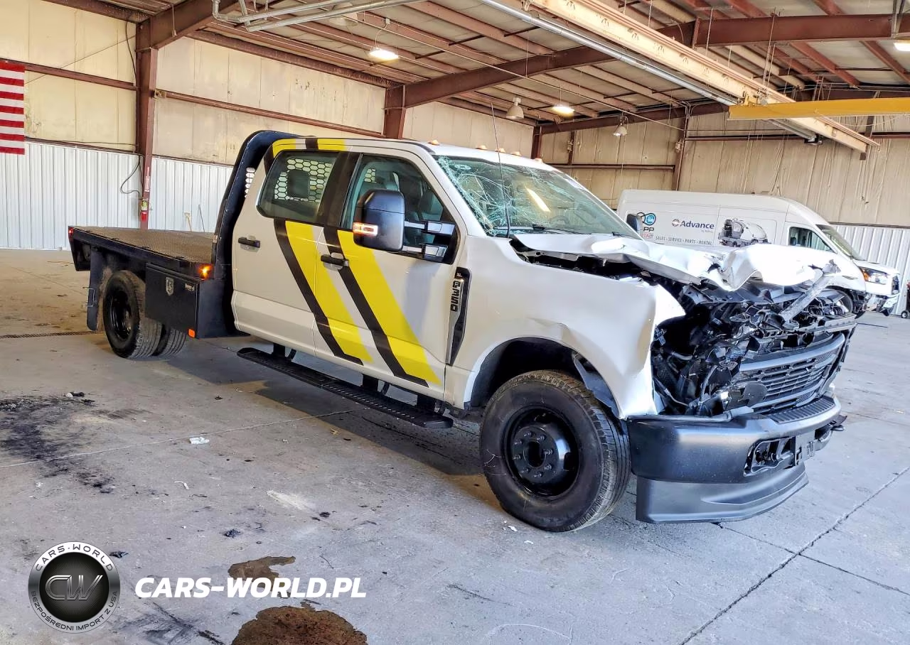 2025 Ford F350 Super Duty Flatbed Truck VIN:1FD8W3HT4SEC33236 - 4