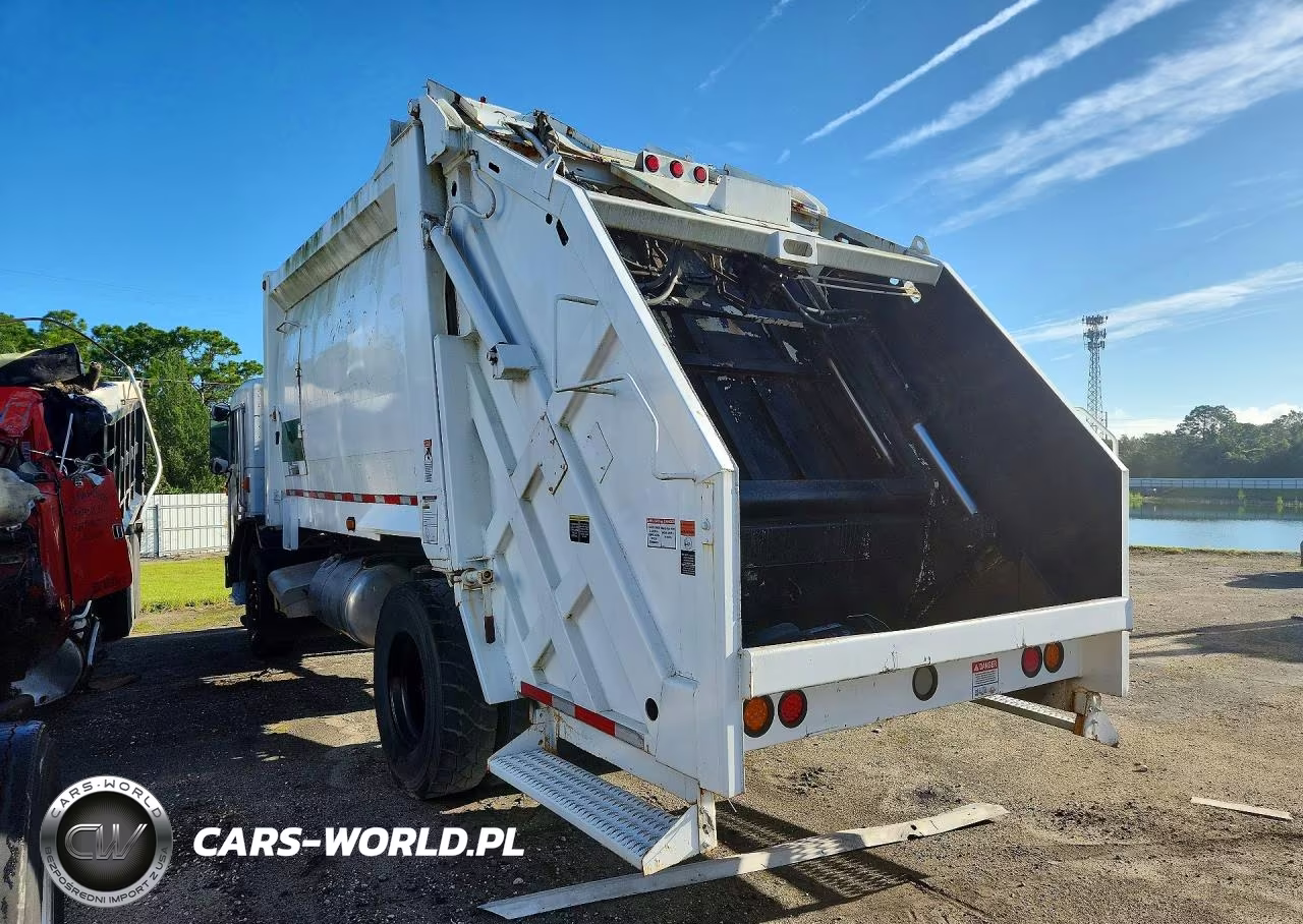 2006 Peterbilt 320 Refuse Truck VIN:1HTMMAAN56H324256 - 2