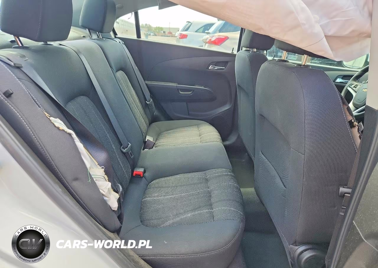 2019 Chevrolet Sonic Lt VIN:1G1JD5SB9K4136250 - 10