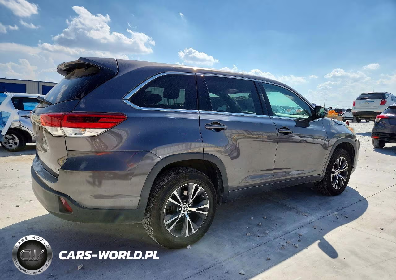 2017 Toyota Highlander Le Plus VIN:5TDZZRFHXHS194656 - 3