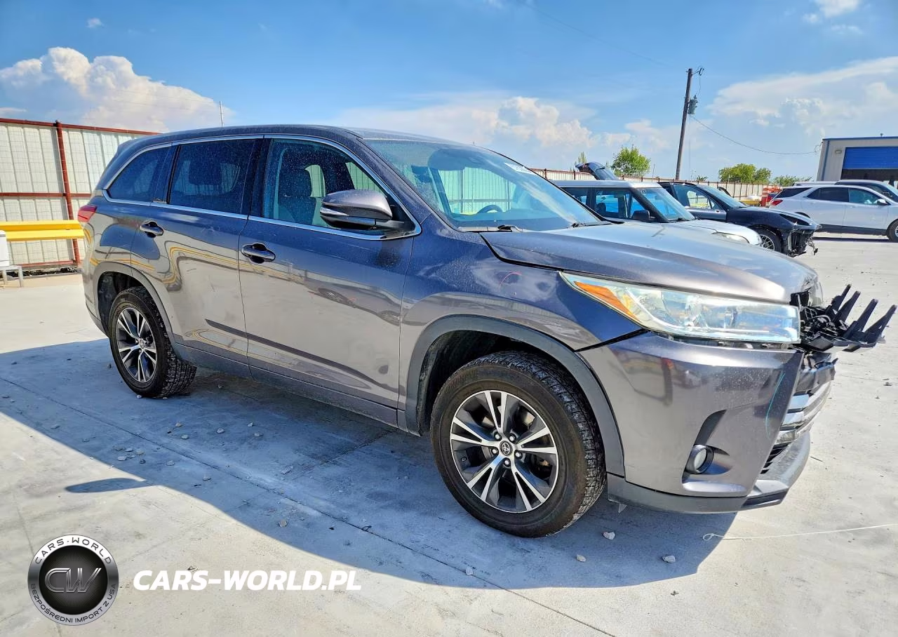 2017 Toyota Highlander Le Plus VIN:5TDZZRFHXHS194656 - 4