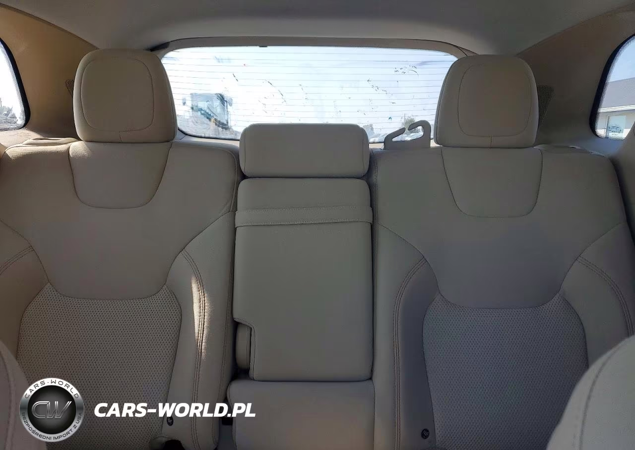 2019 Jeep Cherokee Latitude VIN:1C4PJMCB8KD162440 - 10
