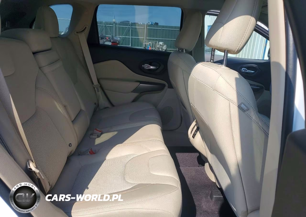 2019 Jeep Cherokee Latitude VIN:1C4PJMCB8KD162440 - 11
