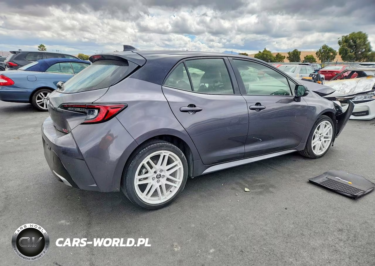 2025 Toyota Corolla Xse VIN:JTNC4MBE0S3242298 - 3
