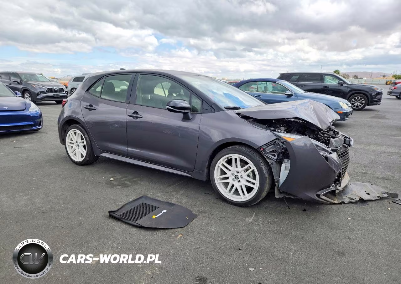 2025 Toyota Corolla Xse VIN:JTNC4MBE0S3242298 - 4