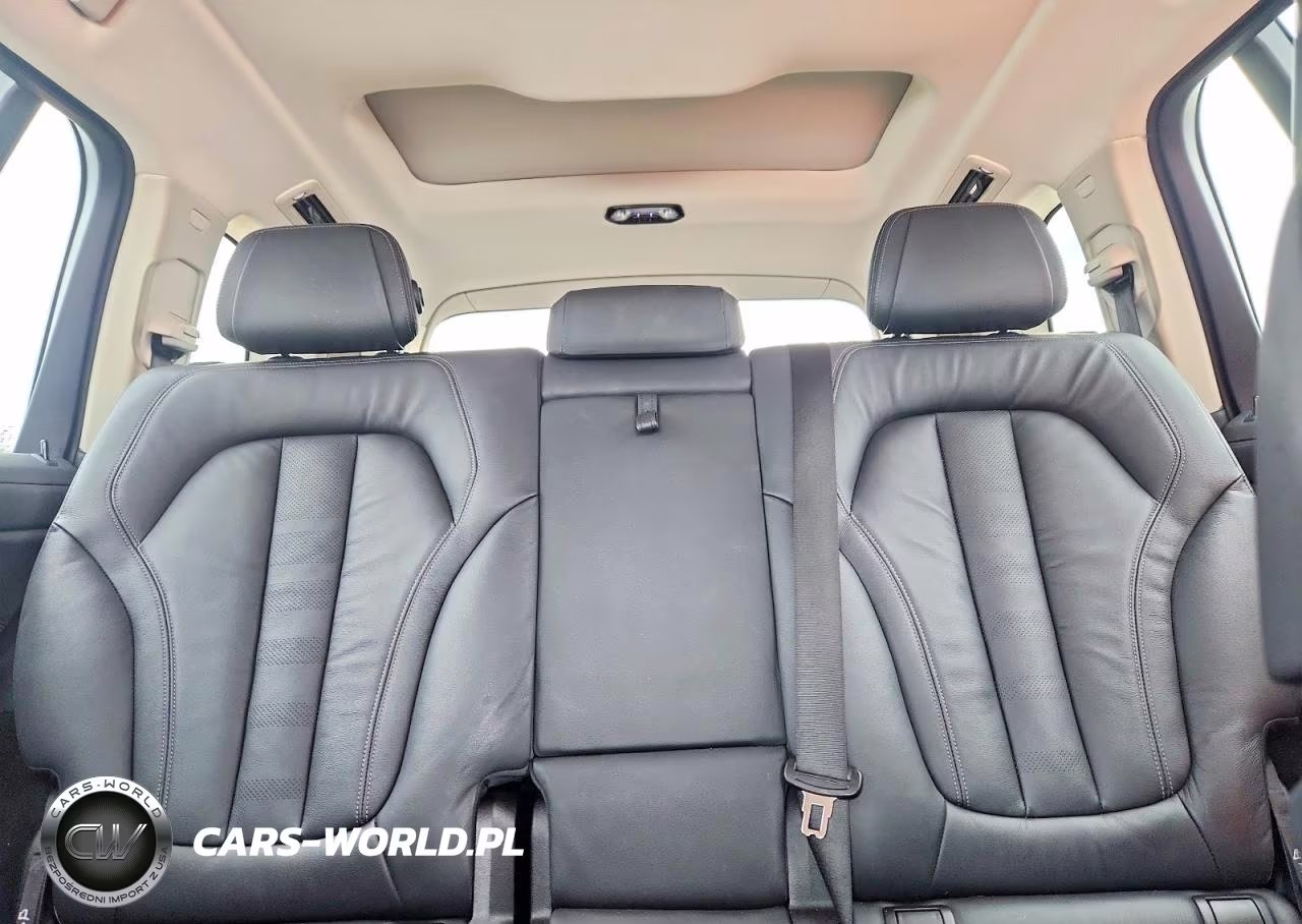 2020 BMW X7 xDrive40I VIN:5UXCW2C0XL9C52066 - 10