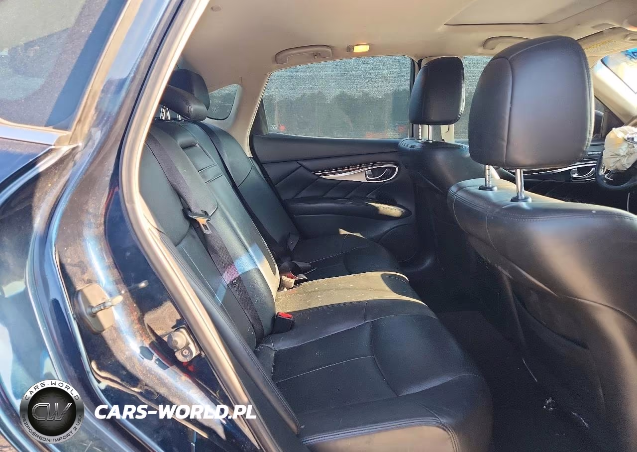 2018 Infiniti Q70 3.7 Luxe VIN:JN1BY1AR4JM220985 - 10