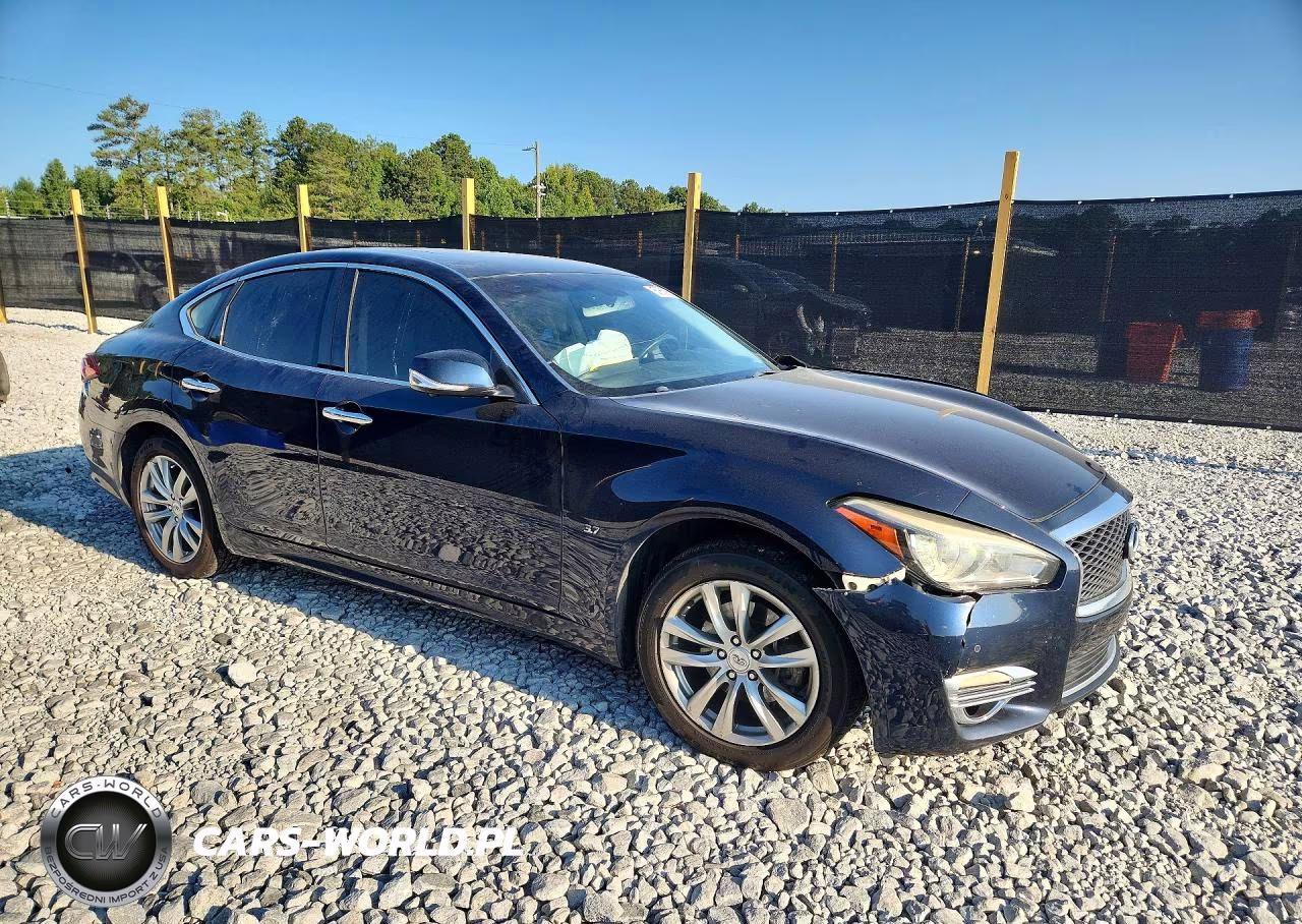 2018 Infiniti Q70 3.7 Luxe VIN:JN1BY1AR4JM220985 - 4