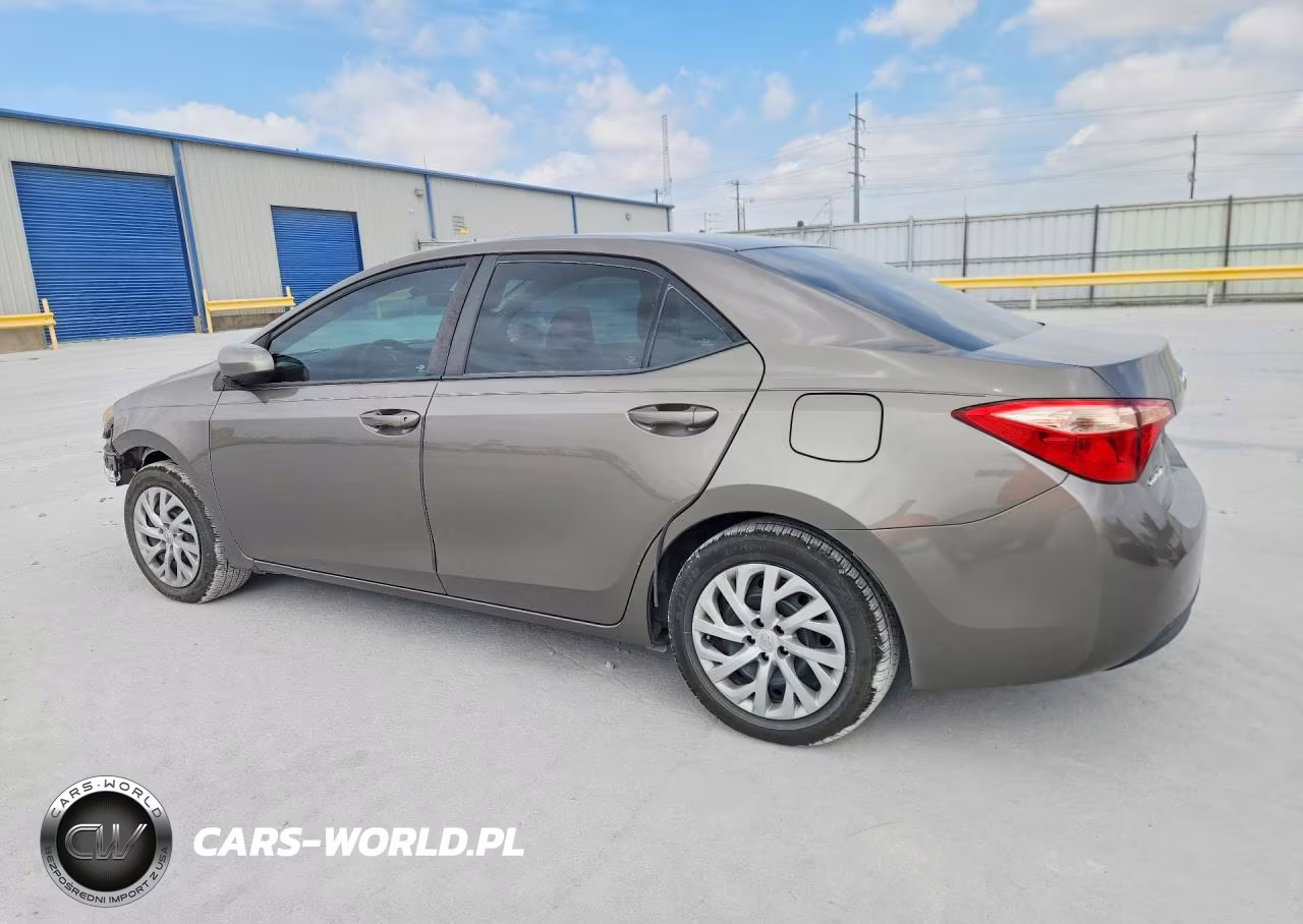 2018 Toyota Corolla Le VIN:2T1BURHE7JC983526 - 2