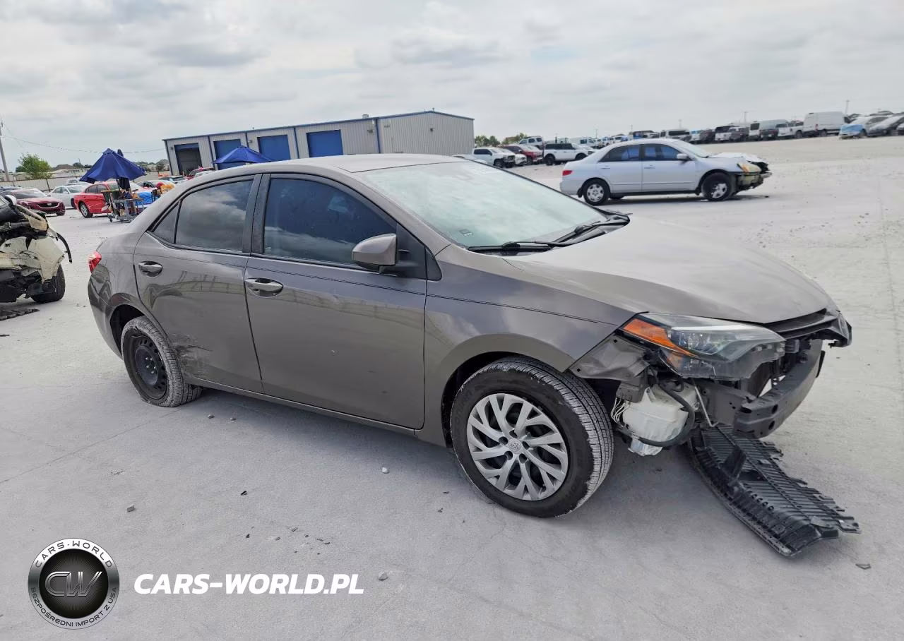 2018 Toyota Corolla Le VIN:2T1BURHE7JC983526 - 4