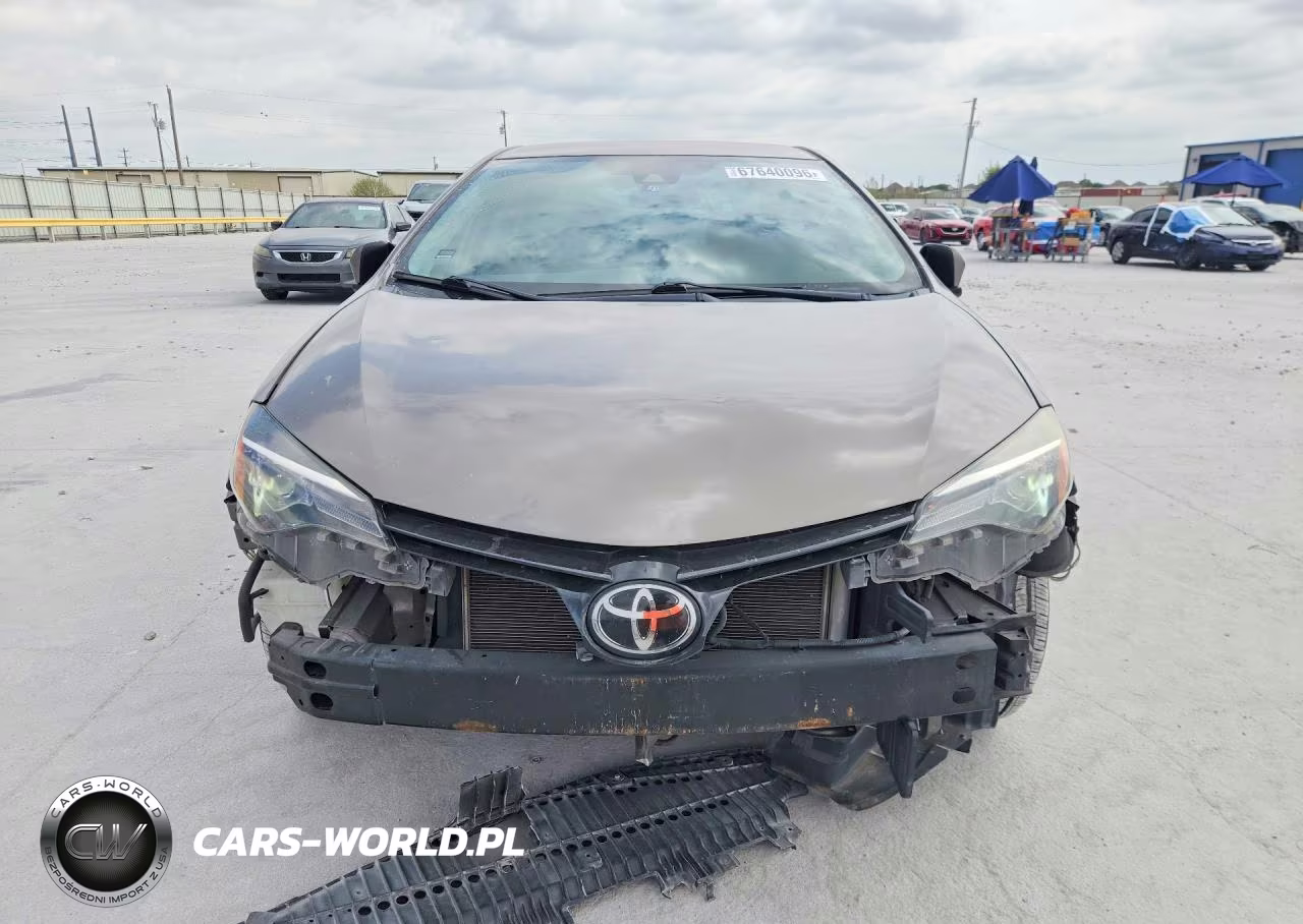 2018 Toyota Corolla Le VIN:2T1BURHE7JC983526 - 5