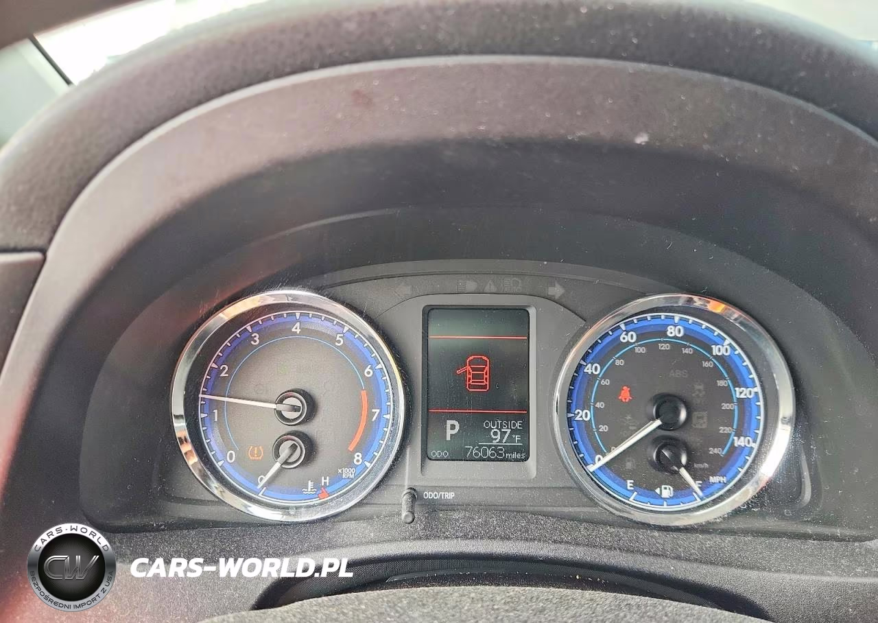 2018 Toyota Corolla Le VIN:2T1BURHE7JC983526 - 9