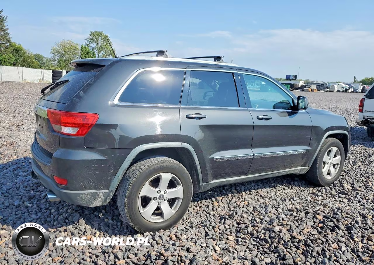 2011 Jeep Grand Cherokee Laredo VIN:1J4RR4GG3BC543183 - 3