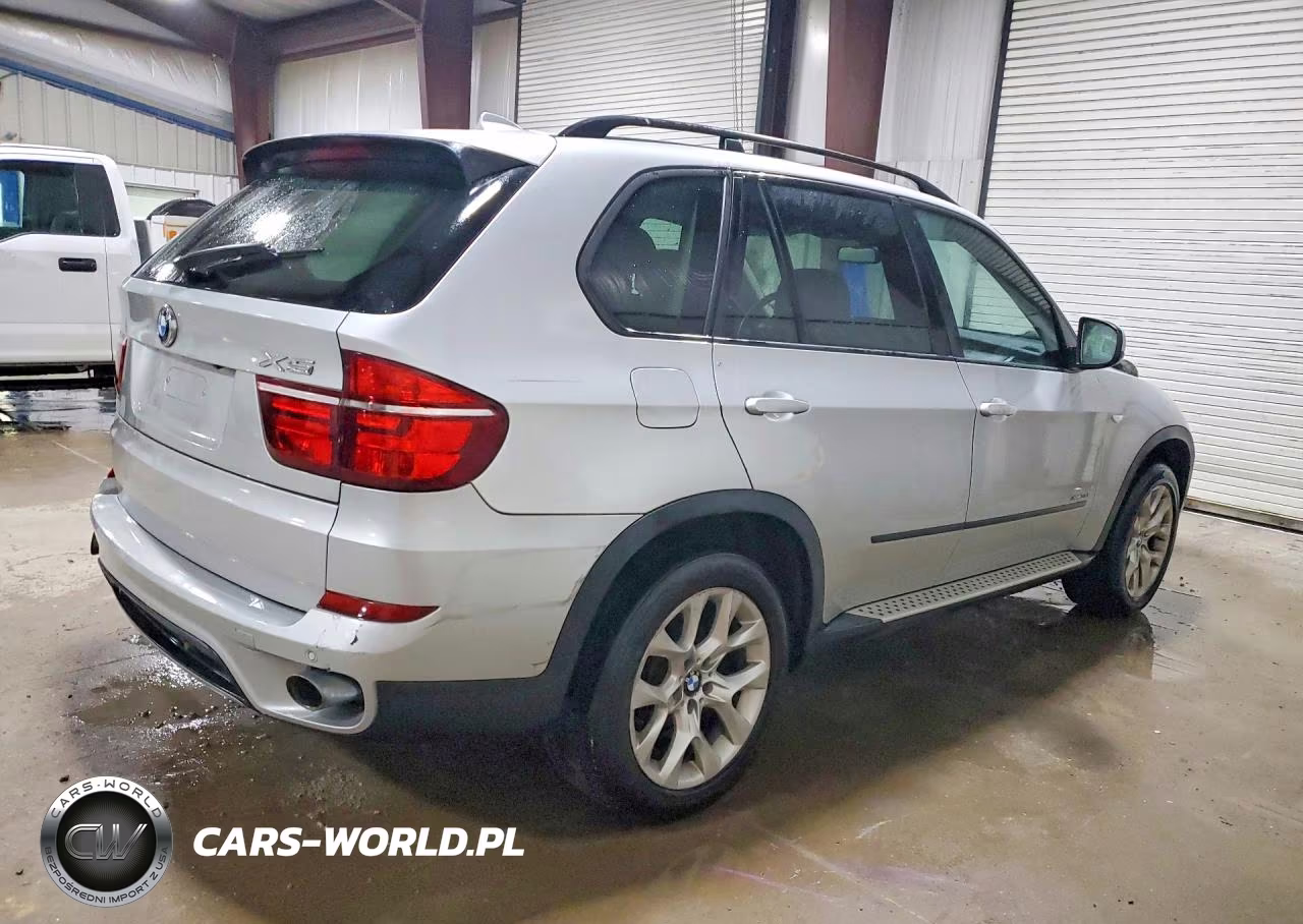 2011 BMW X5 xDrive35I VIN:5UXZV4C54BL739590 - 3