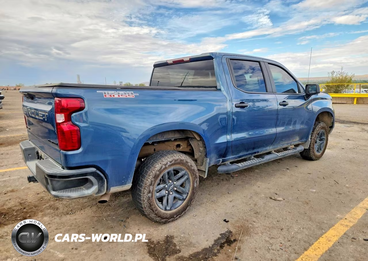 2024 Chevrolet Silverado K1500 Trail Boss Custom VIN:3GCPDCEK4RG208082 - 3