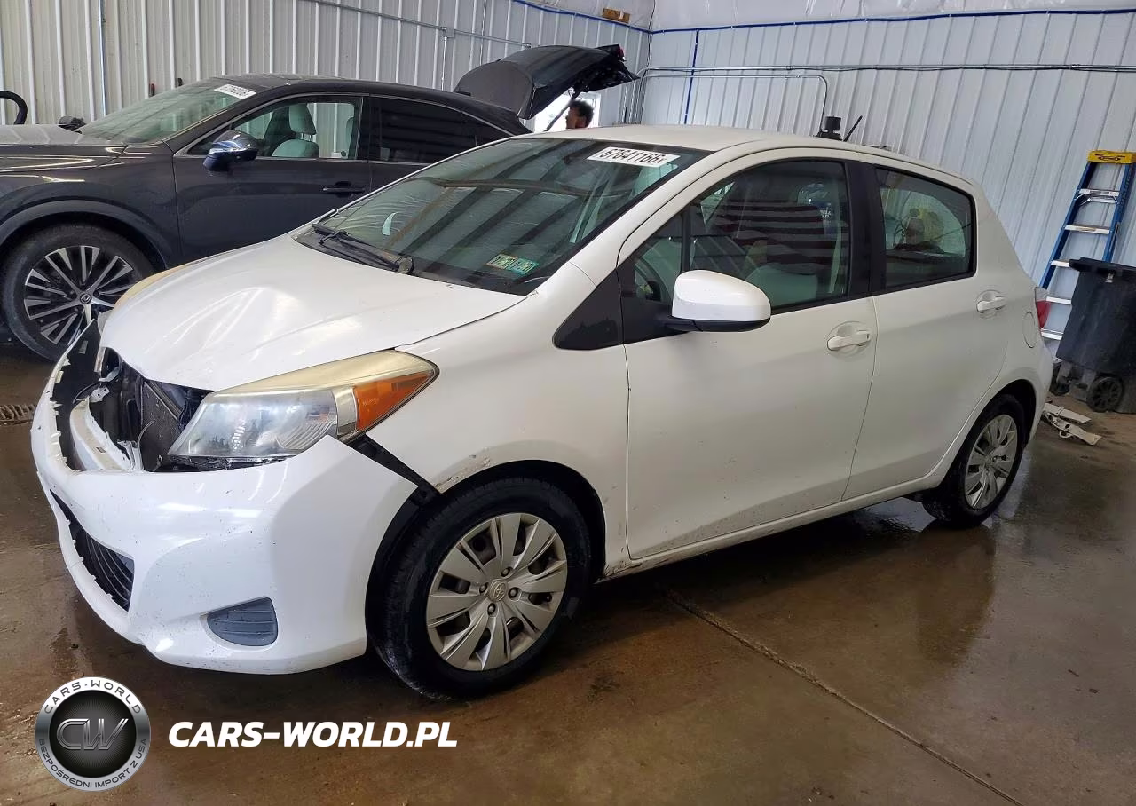 2014 Toyota Yaris 5-Door Le