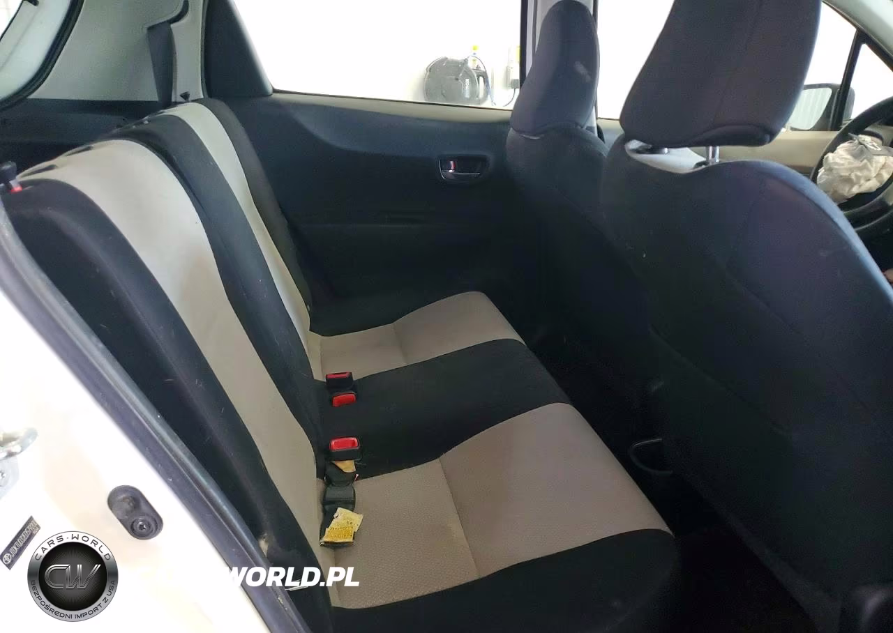 2014 Toyota Yaris 5-Door Le VIN:JTDKTUD32ED579200 - 10