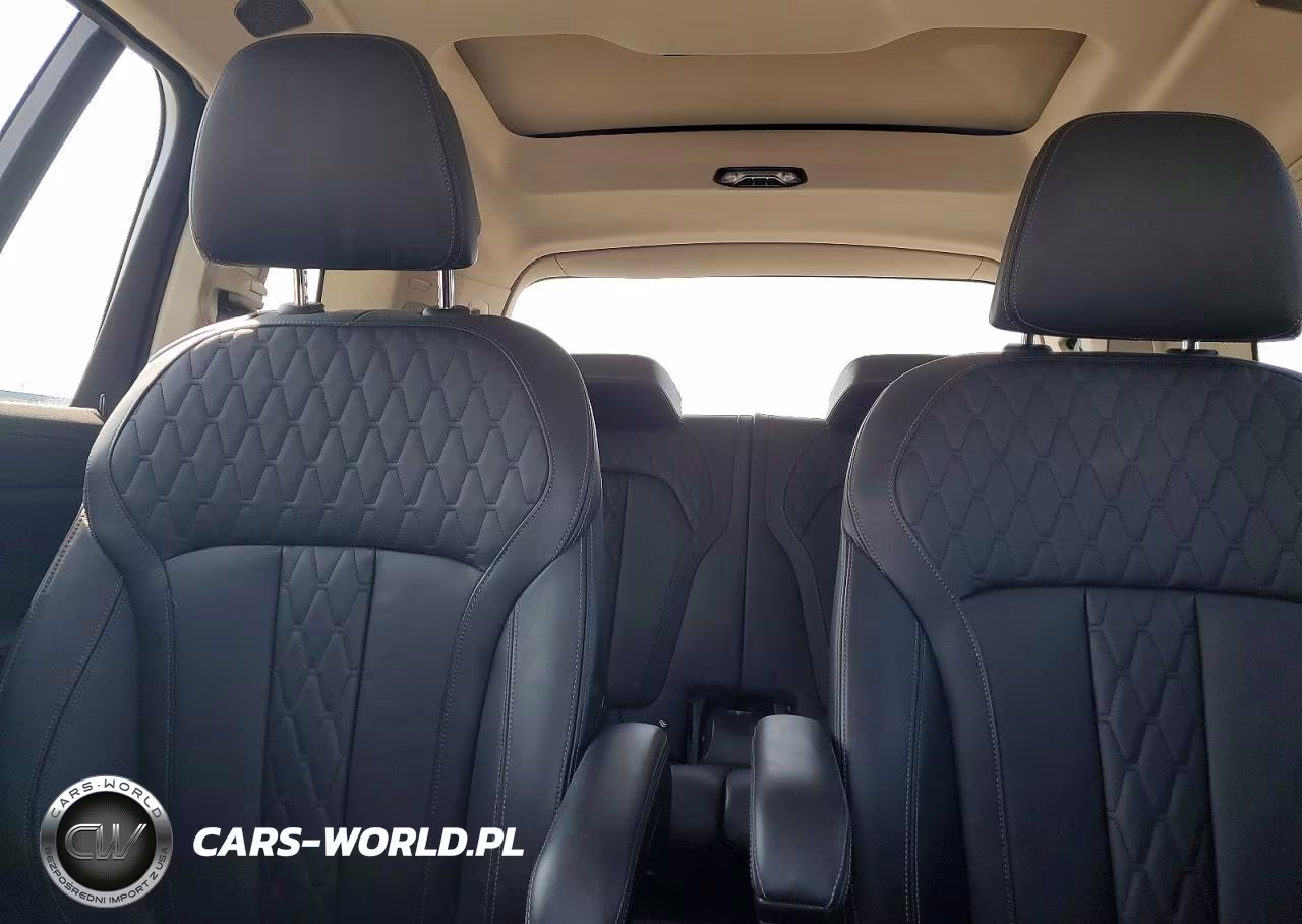2019 BMW X7 xDrive50I VIN:5UXCX4C50KLS36901 - 10