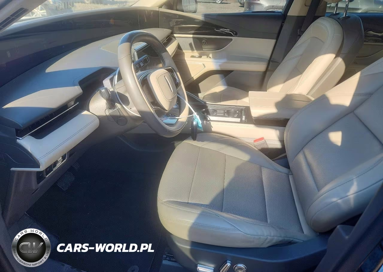 2024 Lincoln Nautilus Premiere VIN:5LMPJ8JA7RJ825440 - 7