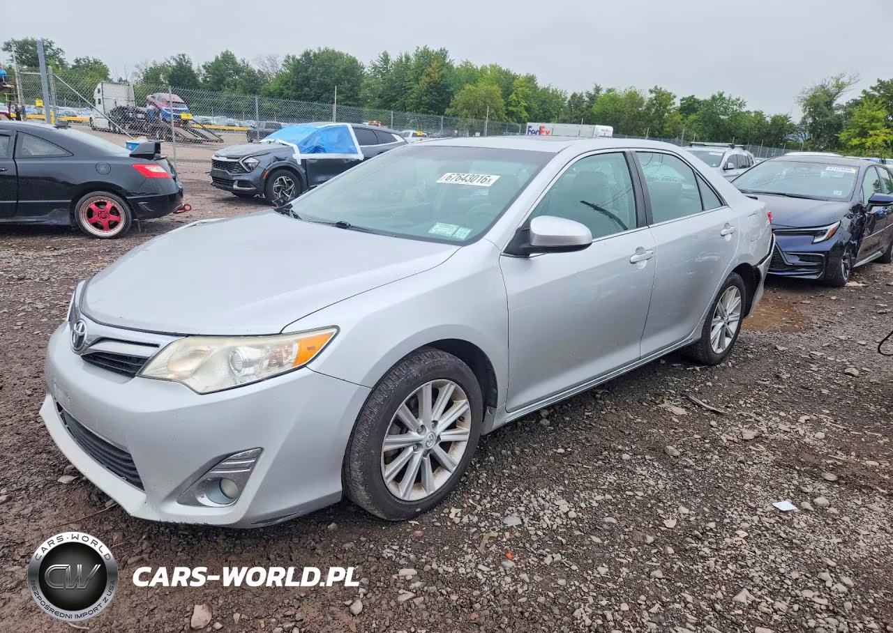 2014 Toyota Camry Xle VIN:4T4BF1FK3ER370611 - 1