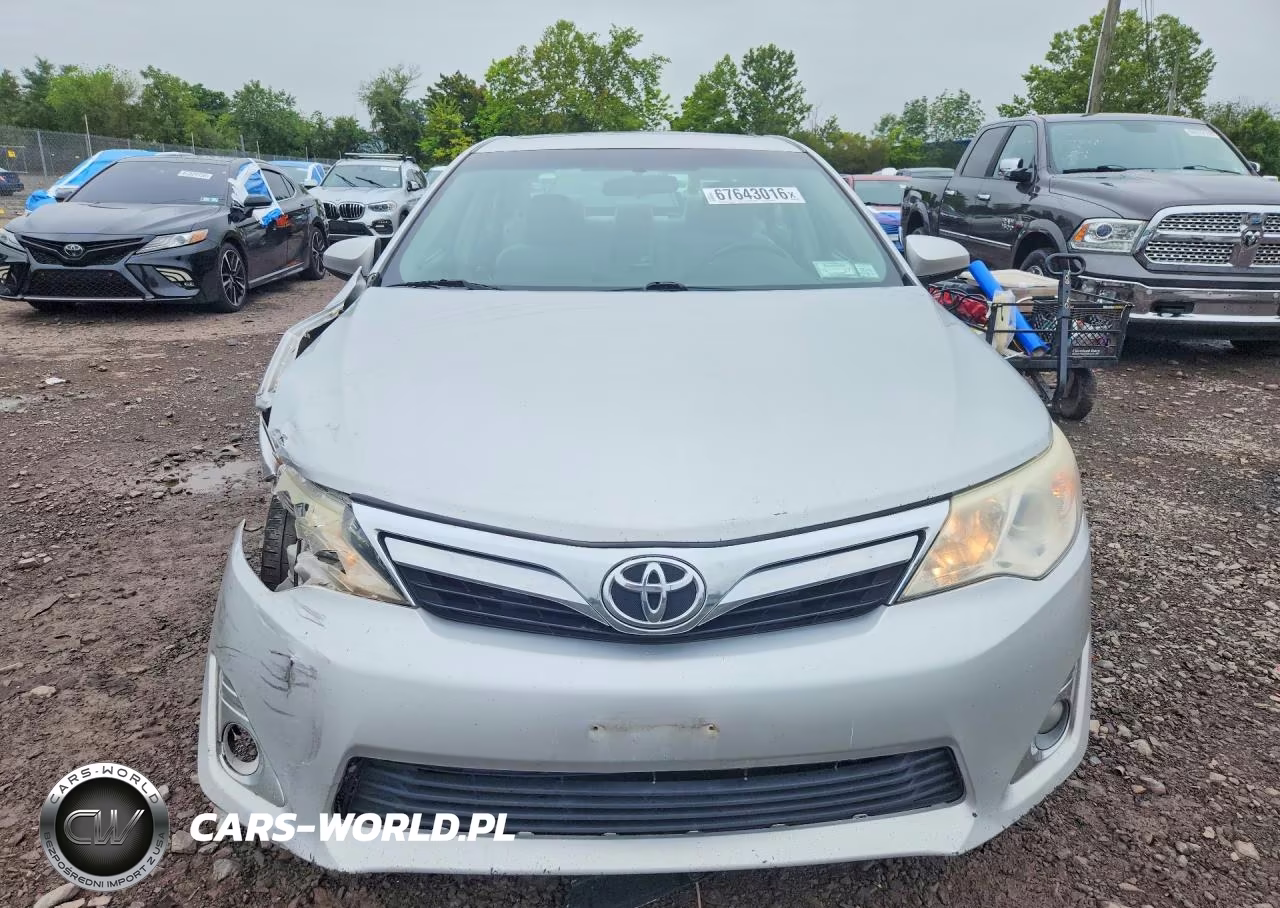 2014 Toyota Camry Xle VIN:4T4BF1FK3ER370611 - 5
