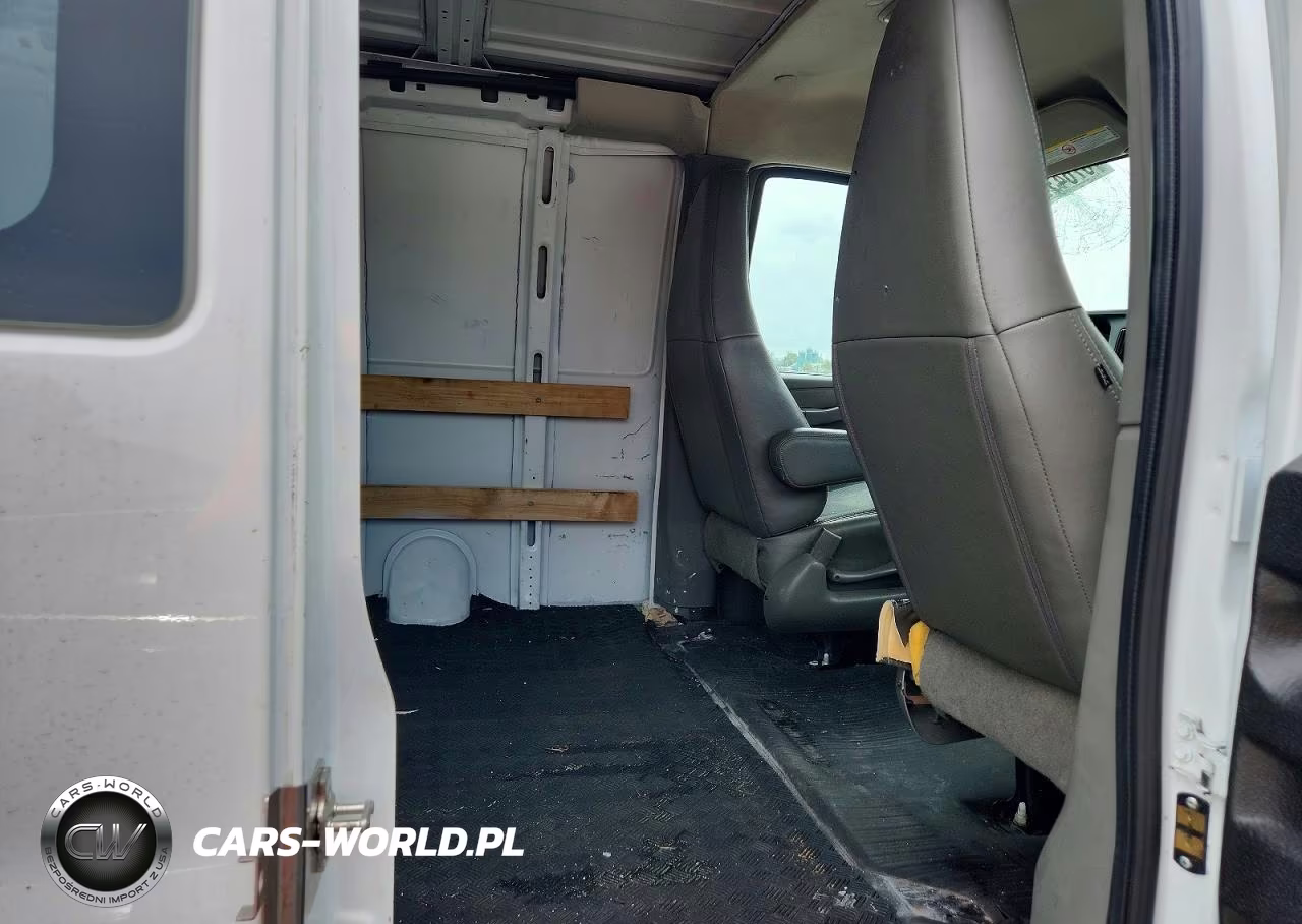 2023 Chevrolet Express G2500 Delivery Van VIN:1GCWGAFP3P1141486 - 10
