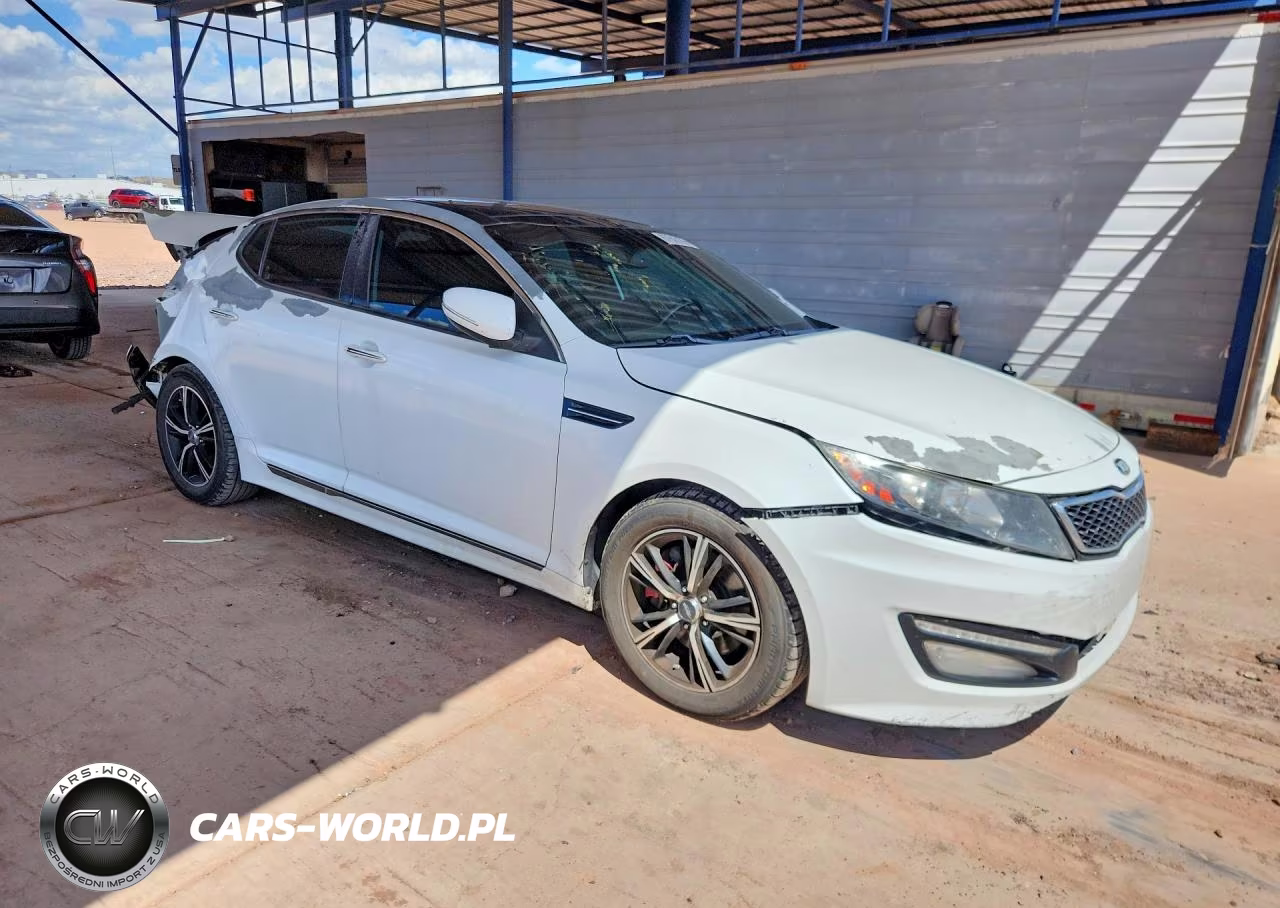 2013 Kia Optima Sx VIN:5XXGR4A61DG213882 - 4