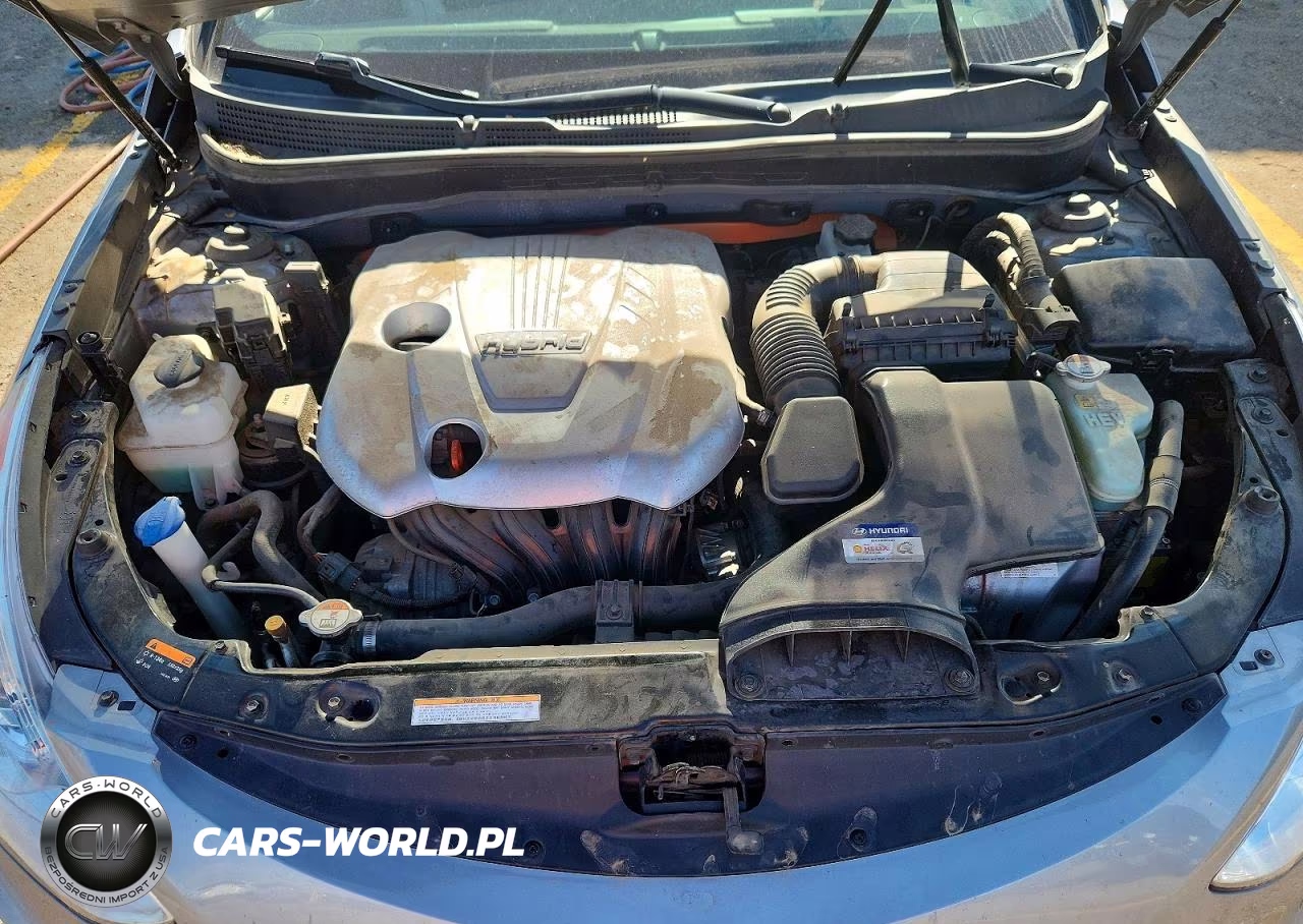 2015 Hyundai Sonata Hybrid Base VIN:KMHEC4A43FA129273 - 11