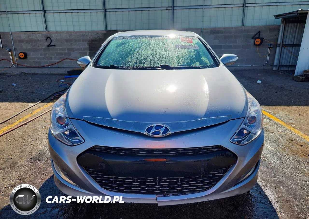 2015 Hyundai Sonata Hybrid Base VIN:KMHEC4A43FA129273 - 5