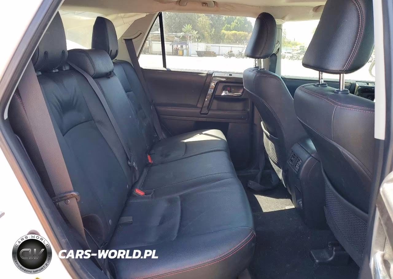 2020 Toyota 4Runner Trd Off-Road Premium VIN:JTEBU5JRXL5782074 - 11
