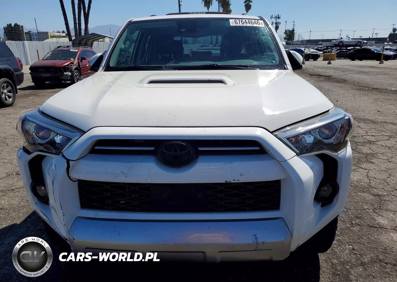 2020 Toyota 4Runner Trd Off-Road Premium VIN:JTEBU5JRXL5782074 - 5