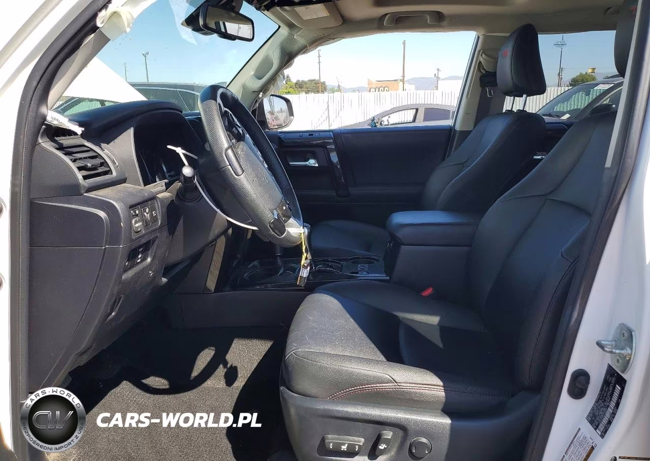2020 Toyota 4Runner Trd Off-Road Premium VIN:JTEBU5JRXL5782074 - 7