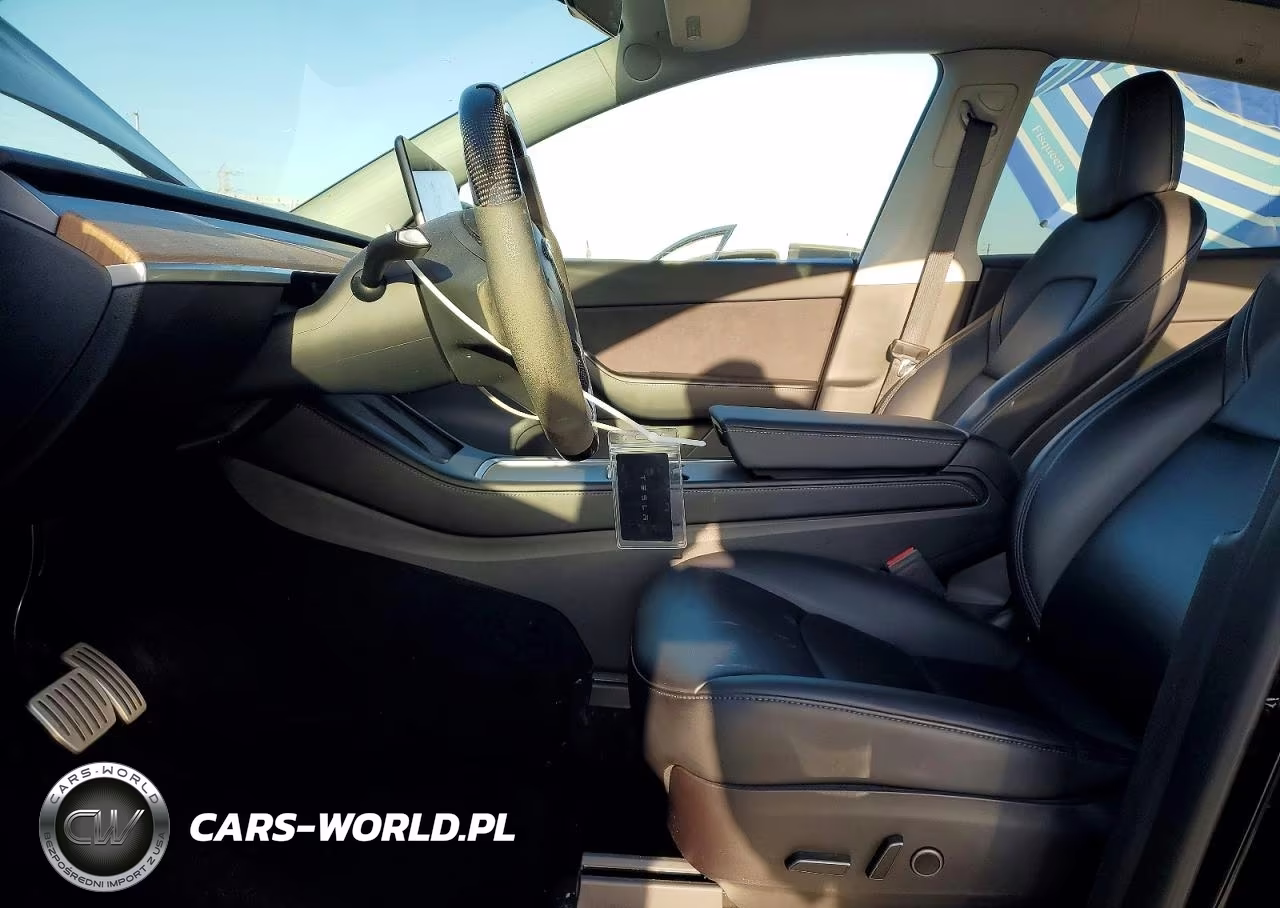 2022 Tesla Model Y VIN:7SAYGDEF9NF328547 - 7