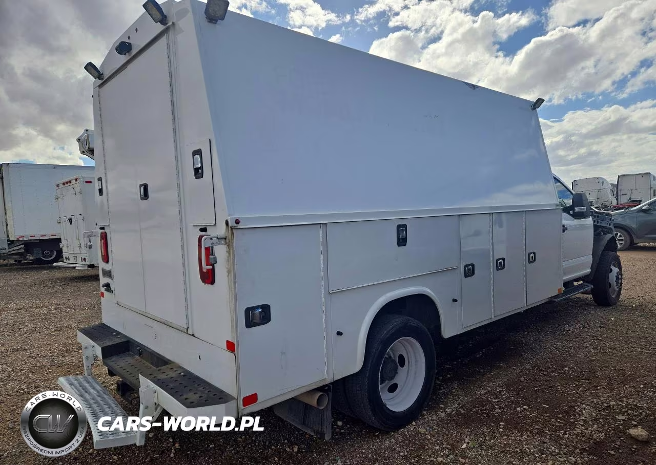 2022 Ford F550 Super Duty VIN:1FDUF5HN6NEC96273 - 3