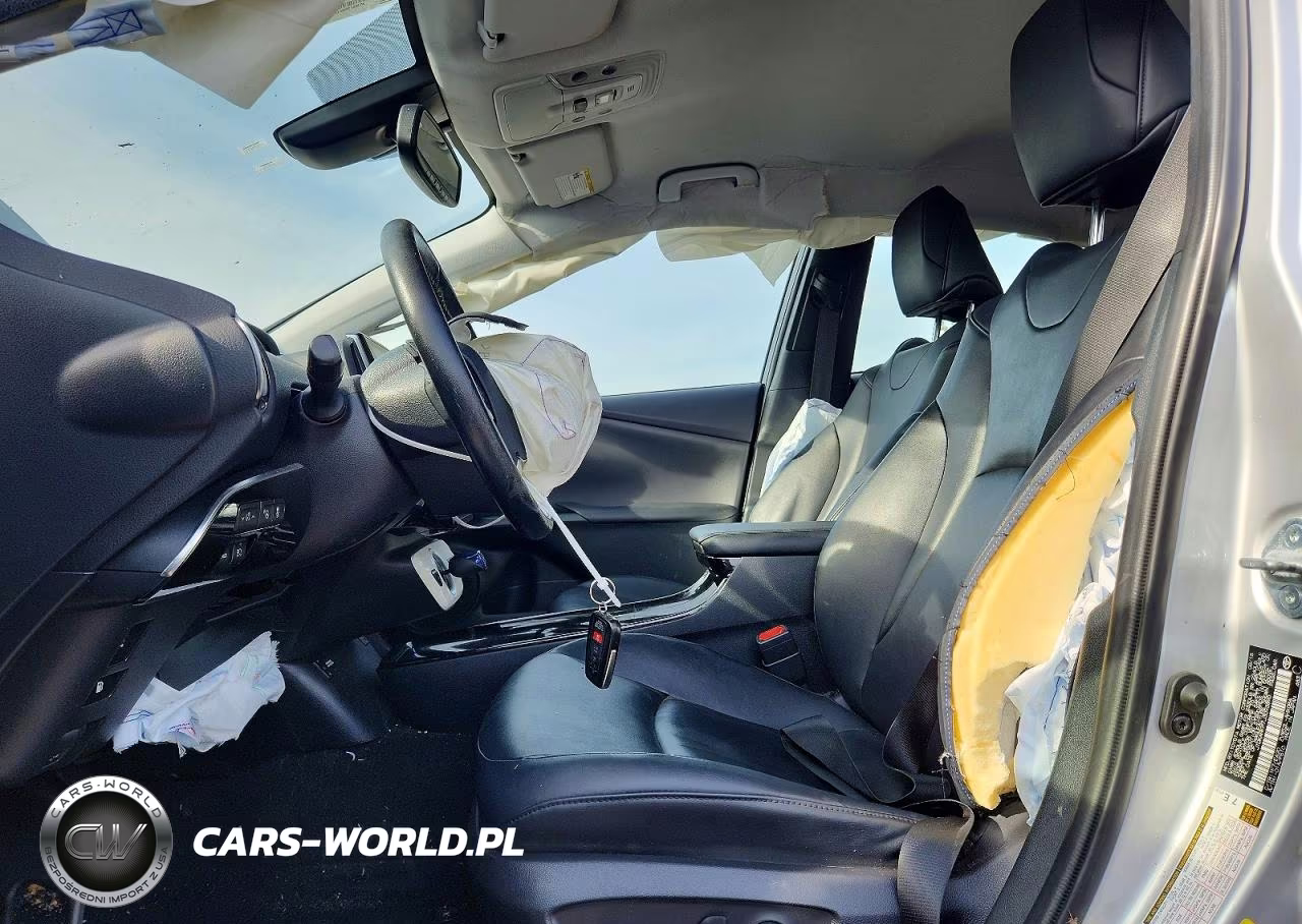 2018 Toyota Prius Prime Advanced VIN:JTDKARFP7J3093890 - 7