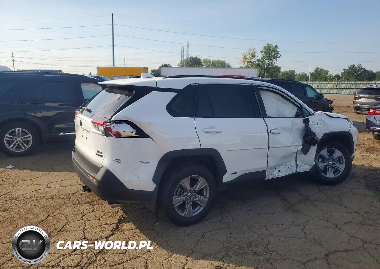 2023 Toyota Rav4 Hybrid Xle VIN:4T3RWRFV8PU104674 - 3