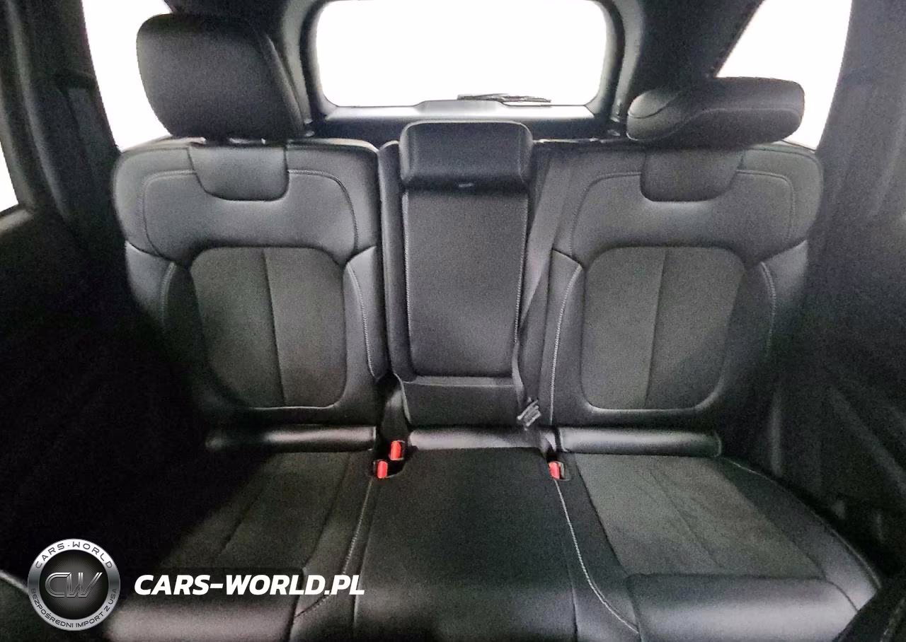 2025 Jeep Grand Cherokee Laredo VIN:1C4RJHAG0S8666939 - 10