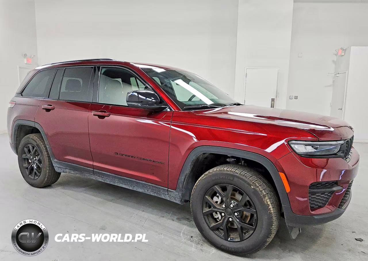 2025 Jeep Grand Cherokee Laredo VIN:1C4RJHAG0S8666939 - 4