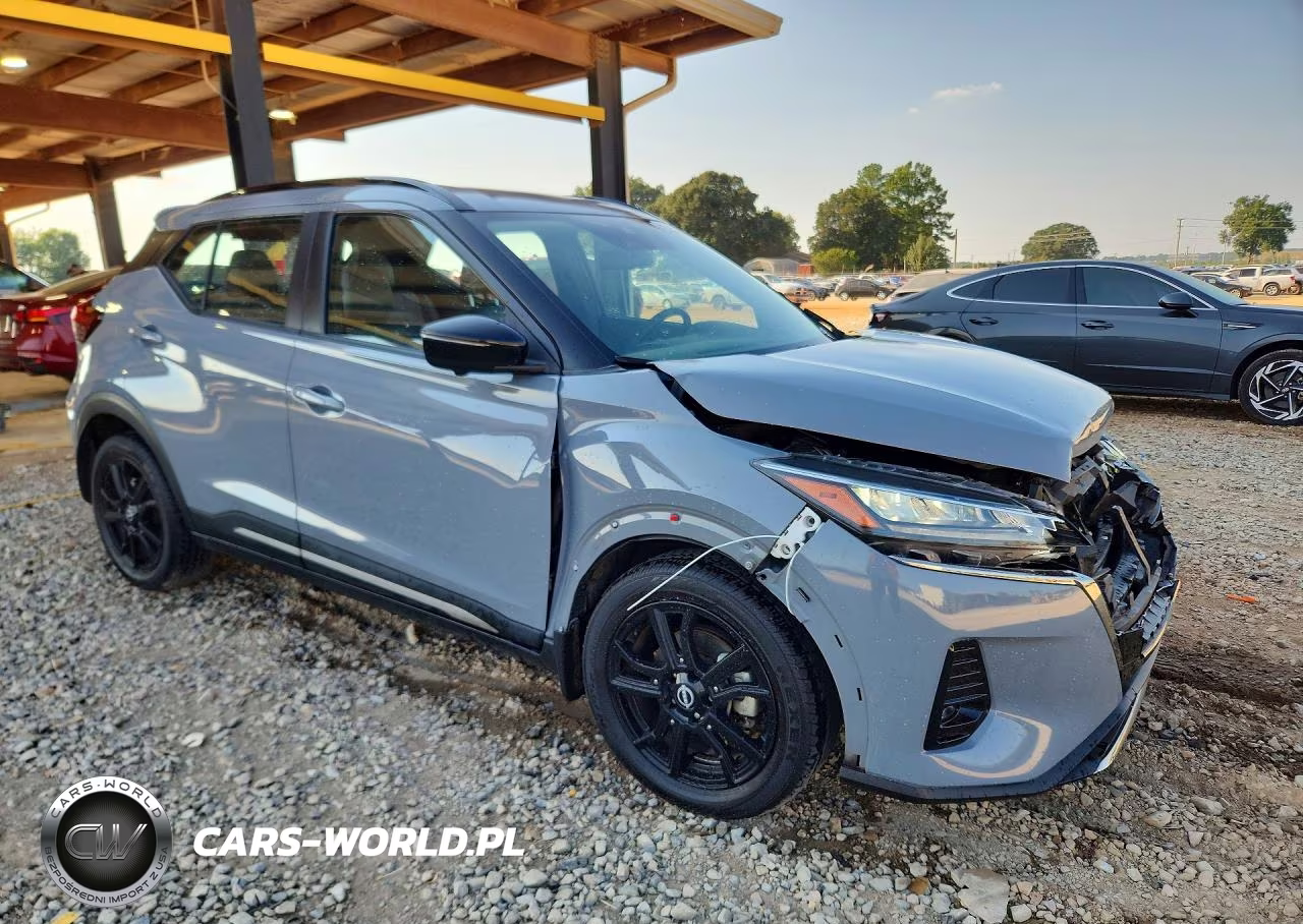 2022 Nissan Kicks Sr VIN:3N1CP5DV1NL477691 - 4