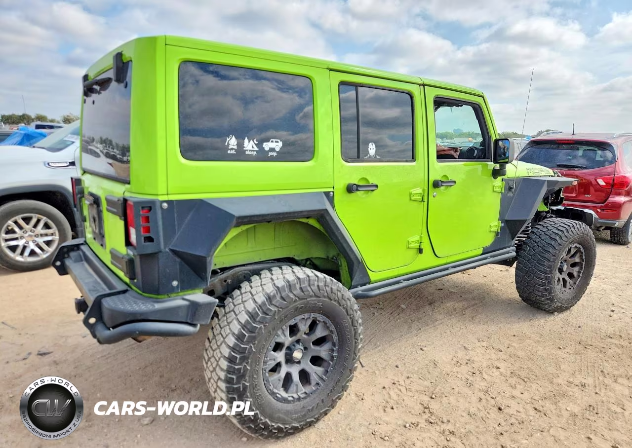 2013 Jeep Wrangler Unlimited Sahara VIN:1C4BJWEG0DL581650 - 3