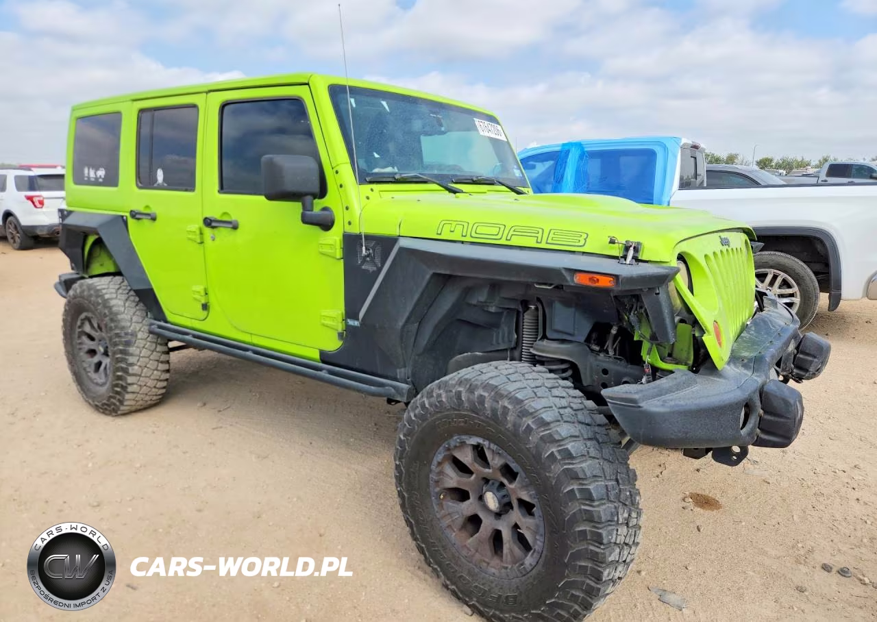 2013 Jeep Wrangler Unlimited Sahara VIN:1C4BJWEG0DL581650 - 4