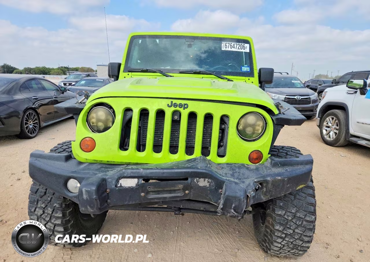 2013 Jeep Wrangler Unlimited Sahara VIN:1C4BJWEG0DL581650 - 5