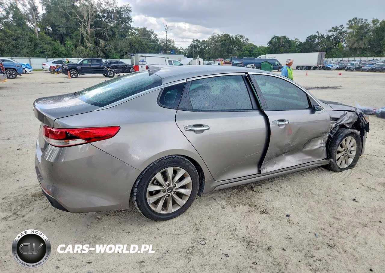 KIA OPTIMA VIN:5XXGT4L32JG251217 - 3