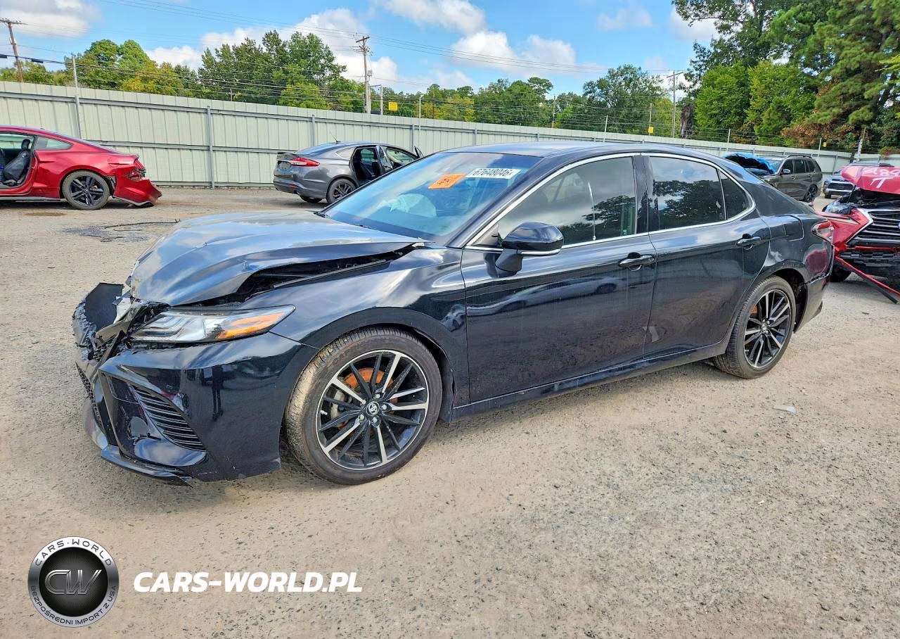 2018 Toyota Camry Le – zdjęcie 1 z 12