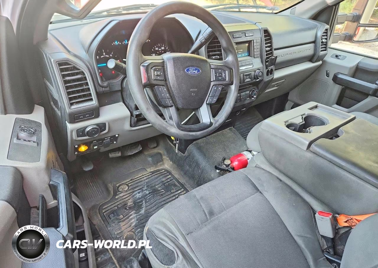 2017 Ford F550 Super Duty Box Truck VIN:1FDUF5GY8HED61169 - 8
