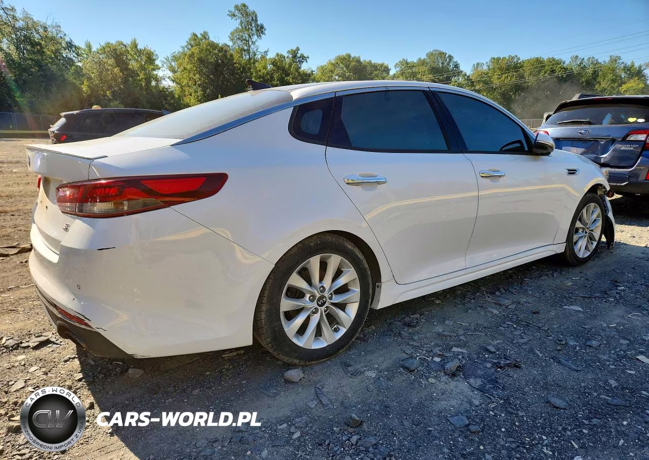 2018 Kia Optima S VIN:5XXGT4L38JG240321 - 3