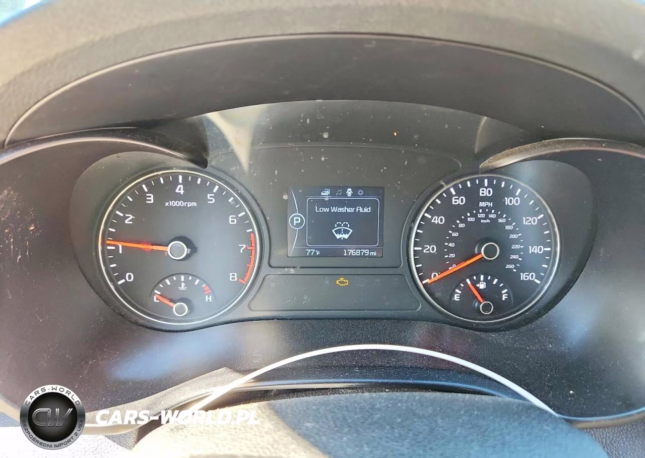 2018 Kia Optima S VIN:5XXGT4L38JG240321 - 9